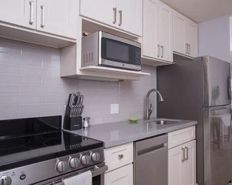 Kihei Bay Surf 227 - Studio Condo - Kihei - Kuchyň