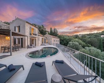 Villa Nónna, 1800s house renovated in 2023 - Fiskardo - Pool