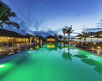 Manati - Cajueiro da Praia - Piscina