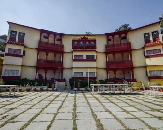 Capital O 23356 Hotel Kumbhal Castle - Kelwāra - Edificio