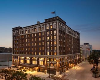 Hotel Northland Autograph Collection - Green Bay - Building
