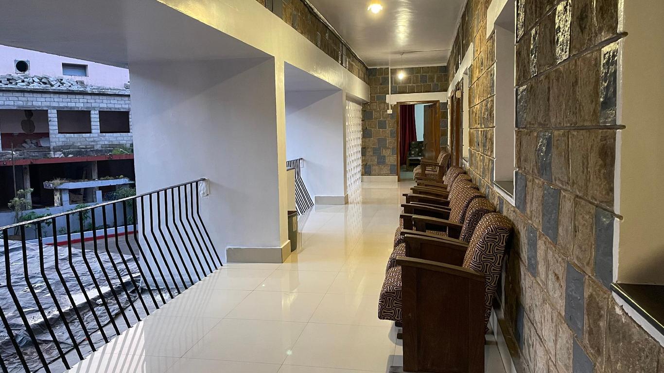 Hotel Caveri