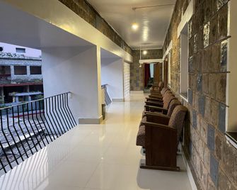 Hotel Caveri - מדיקרי - לובי