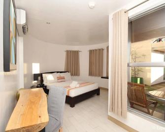 Bluewaves Westcliff Villa - בורקאי - חדר שינה