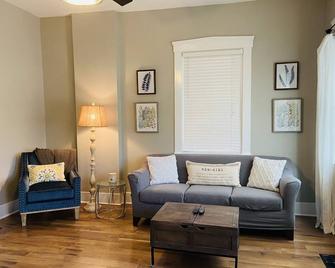 Beautiful Benton Beauty - St. Charles - Living room