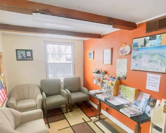 斯托尼布魯克汽車旅館&小屋酒店 - 法蘭哥尼亞 - 法蘭哥尼亞 - 客廳