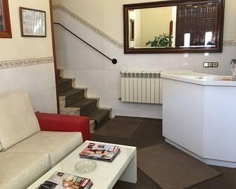 Hostal Cervantes - Valdemoro - Front desk