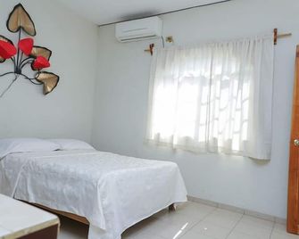Hotel Bugambilias ciudad valles slp - Ciudad Valles - Schlafzimmer