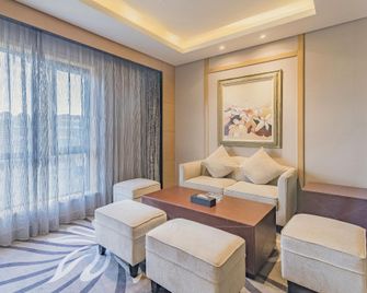Ziyu International Holiday Hotel - Chengde - Wohnzimmer