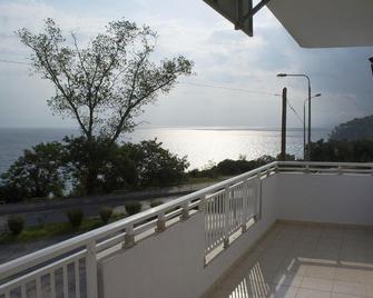 Toroneon Studios - Kallithea - Balkon