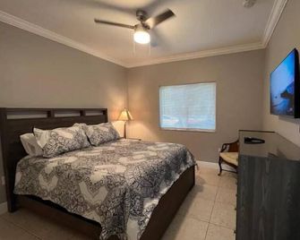 Homestead Green retreat - Homestead - Bedroom