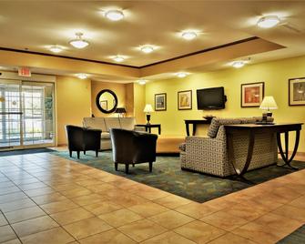 Candlewood Suites Macon By IHG - מייקון - טרקלין