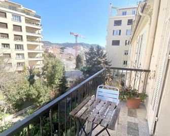 Esperanto - Cannes - Balcony