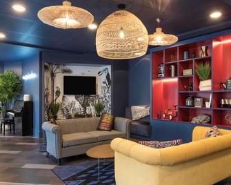 Aparthotel Adagio la Défense Courbevoie - กูร์เบอวัวร์ - เลานจ์