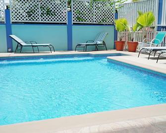 Queen Double A at Bellissimo - Scarborough - Pool