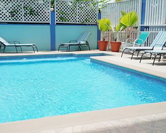 Queen Double A at Bellissimo - Scarborough - Piscina