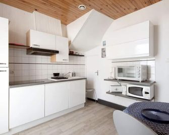 La Mariennée - a stone's throw from the port and aquarium - La Rochelle - Keuken