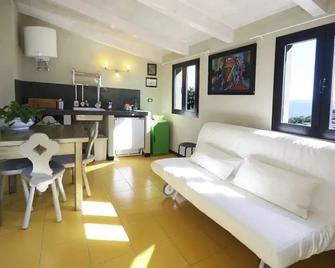 I Valloni Apartments - Imperia - Salon