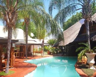 Dei Gratia Guest House - Musina - Piscina
