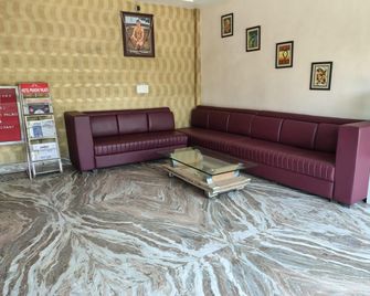 hotel prakshi palace - Datia - Lounge