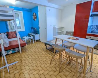 Appartement entier meublé à Beaumont proche Futuroscope et Poitiers Technopole - Beaumont-Saint-Cyr - Essbereich