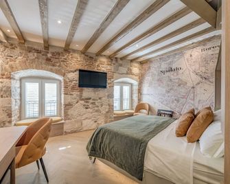 Grand Palace Luxury Retreat - Tale Of The Sea - Split - Bedroom