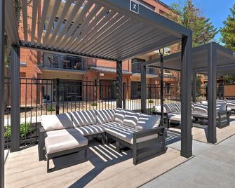 Best Location Main St Ski Lift Heated Pool Hot Tub Free Parking Family Sleeps 8 - Park City - Patio