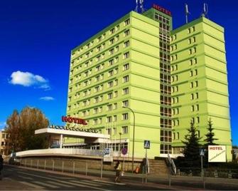 Hotel Accademia - Островець-Свентокшиський - Будівля