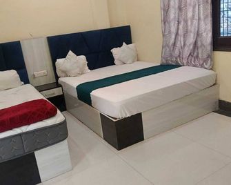 Luxury Stay Paying Guest House - Mughalsarāi