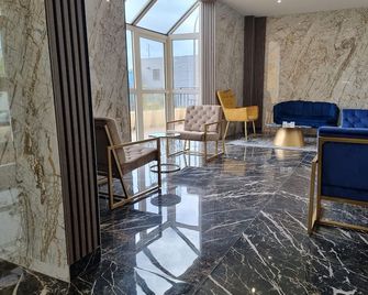 Hôtel Le Relais - Lons - Lobby