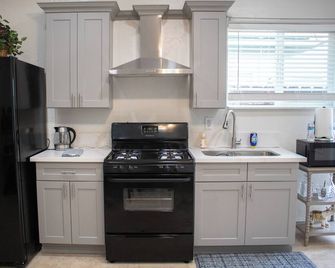 Cozy studio in fantastic Tulare with WiFi access - Tulare - Cuisine