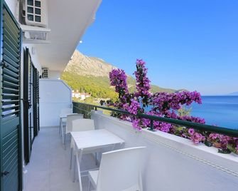 One bedroom apartment near beach Igrane, Makarska (A-6653-c) - Igrane - Balcony