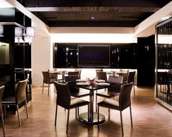 رويال جروب هوتل تشانج شيان برانش - مدينة كاوهسيونغ - مطعم