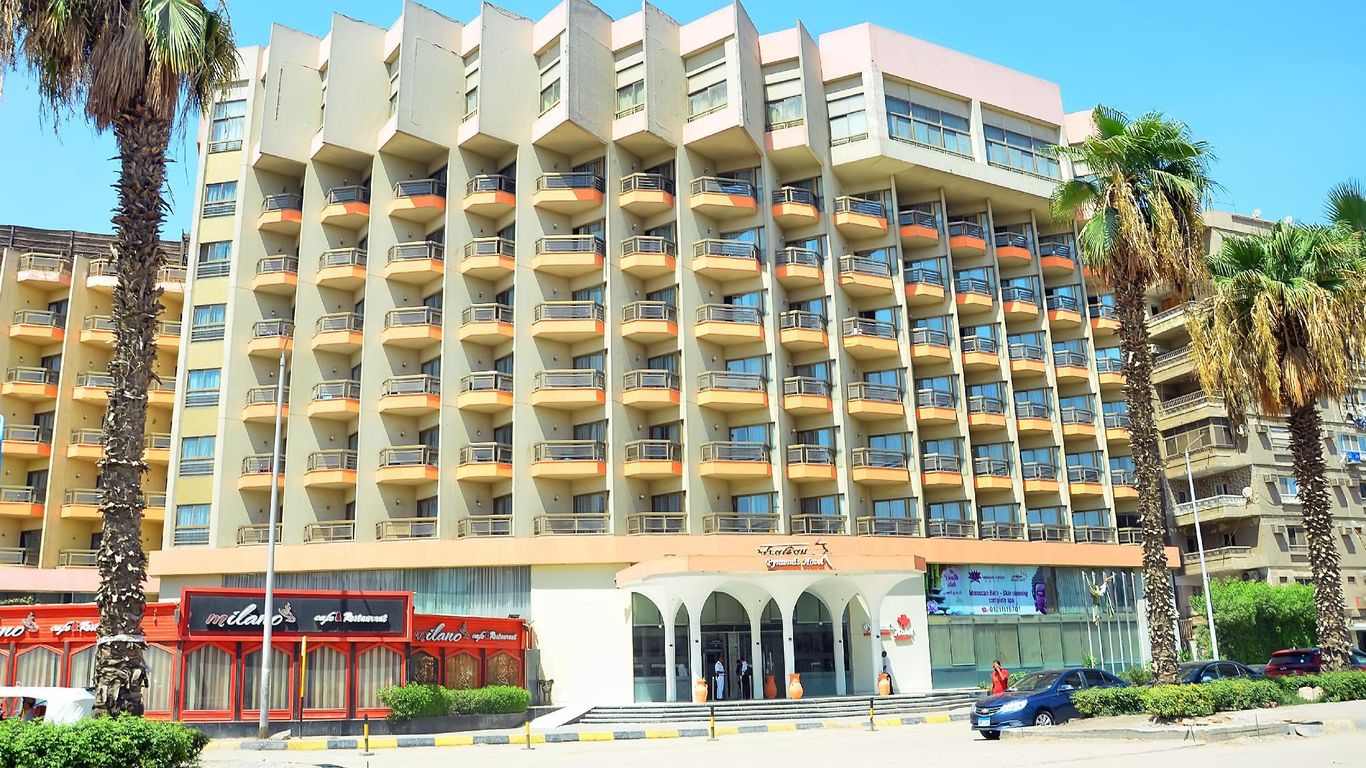 Aracan Pyramids Hotel