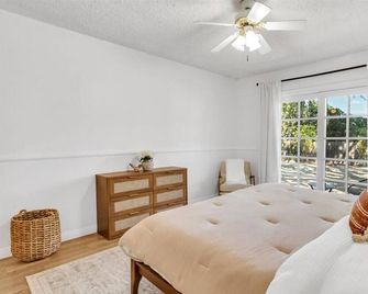 Peaceful, Los Angeles Family Vacation, Relocation Home - Hidden Hills