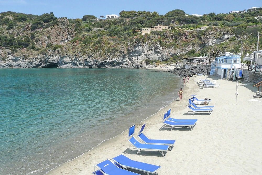 4 Bedroom Nice Home In Ischia - Ischia - Strand