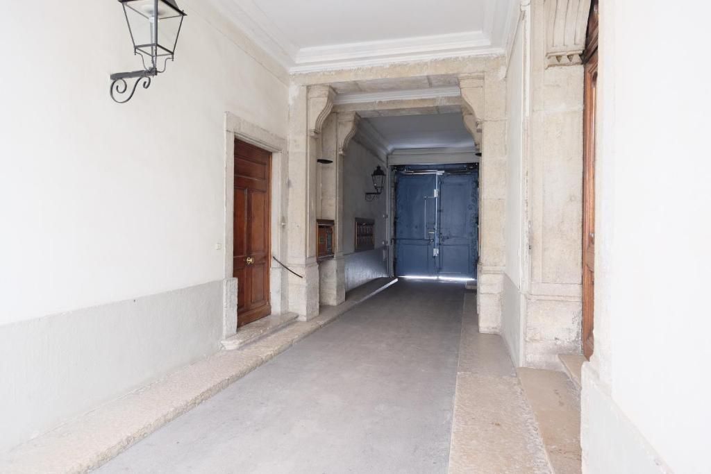 Honorê - Suites Bellecour - Lyon - Chodba