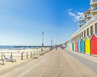 East Coast - Bournemouth - Beach