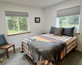 Shady Acres, New! Anchor Point, Pet Friendly, Near Charter Fisheries, Golfing - Anchor Point - Bedroom