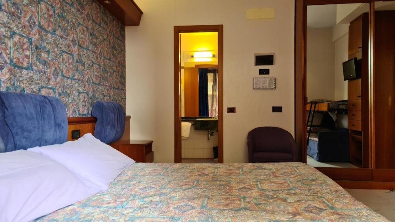 Hotel Sabra