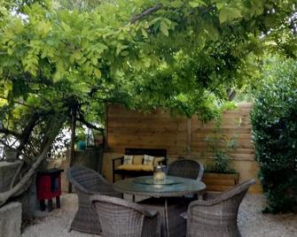 Bed and breakfast - Sorgues - Patio