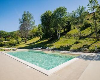 L'Incanto dei Sibillini - Cessapalombo - Piscina