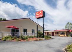 Econo Lodge Brattleboro - Brattleboro - Κτίριο