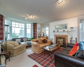 Arduthie House - Stonehaven - Living room