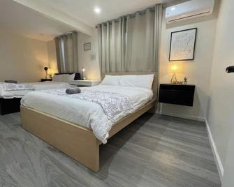 Newly Remodeled Whimsical 2bedroom House-Arcadia - Arcadia - Bedroom