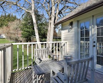 Sea Breeze Cottage - Coupeville - Balkón