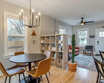 Walk to Eats! Berkeley Haven w/ Pet-Friendly Yard - Denver - Menjador
