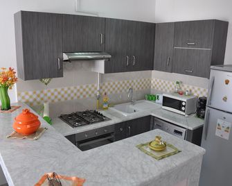 Apartment tourist area 80 m beach free wifi - Mahdia - Keuken