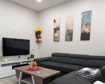 Confortable brand-new 1-bedroom close to downtown - Saskatoon - Living room