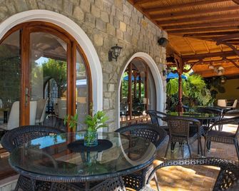 Akkent Garden Hotel - Fethiye - Patio